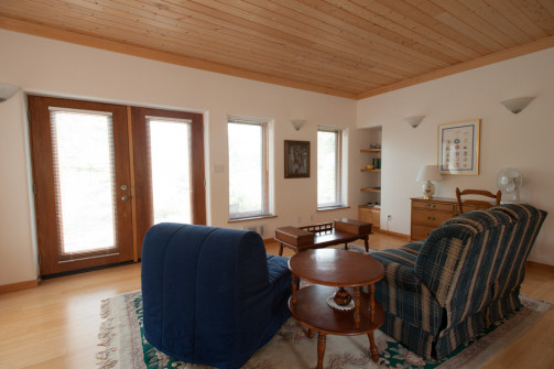 Cabin 2 - Living Room